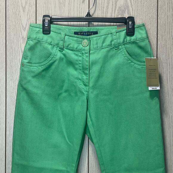 Rafaella Vibrant Green Capris - Picture 2 of 10